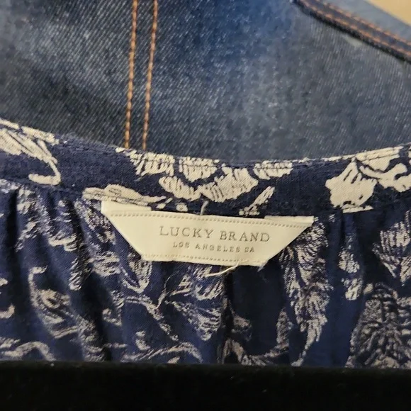 Lucky Brand Navy and Cream Relaxed Tie Front Peasant Style Blouse, Womens 1X - Picture 4 of 4
